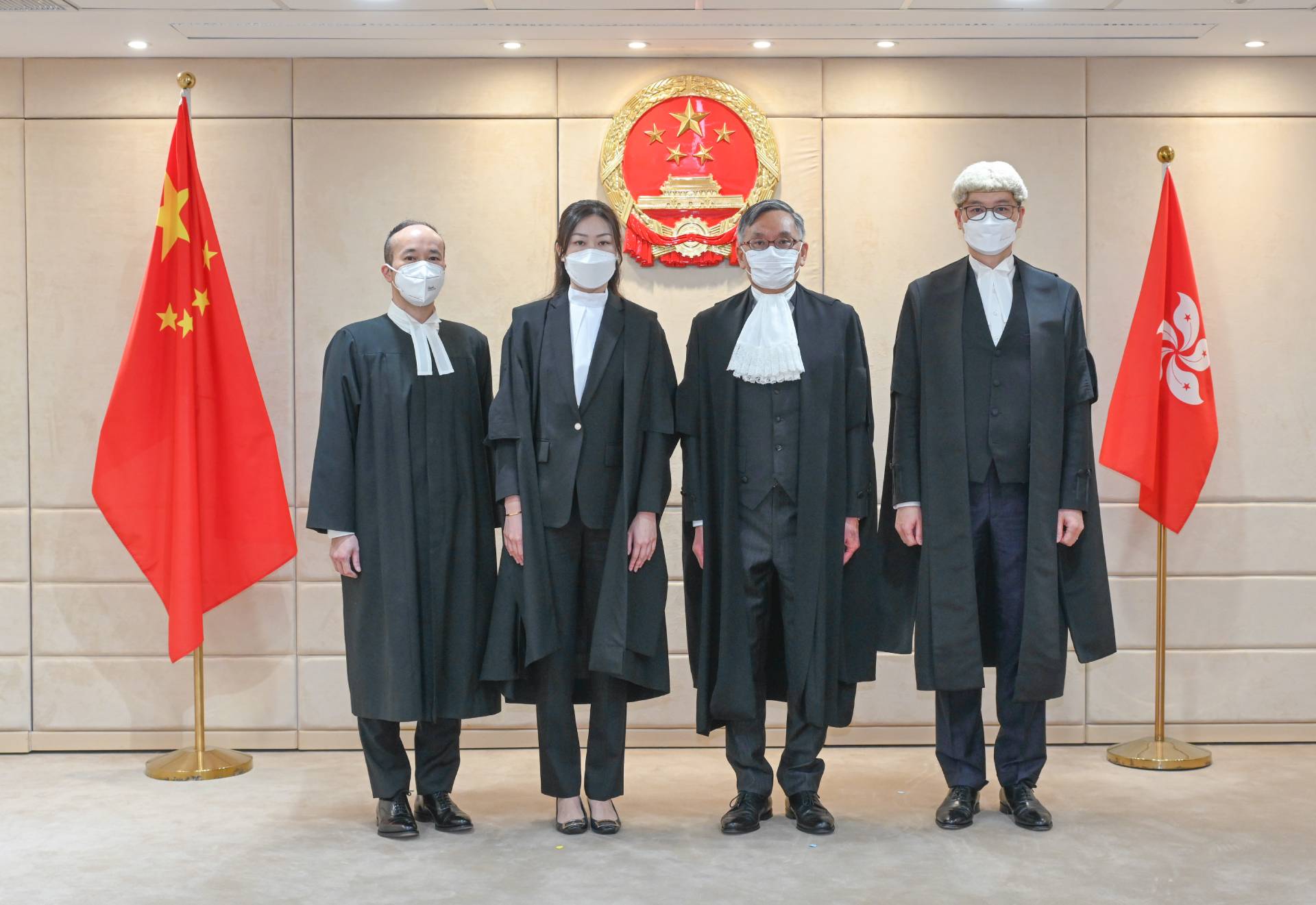 陆惠雅（左二）获委任为常任裁判官